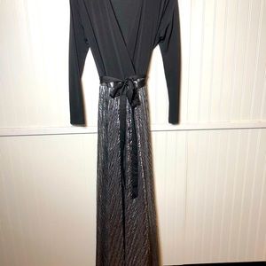 LuLaRoe Deanna dress worn only once. Gorgeous black and silver.